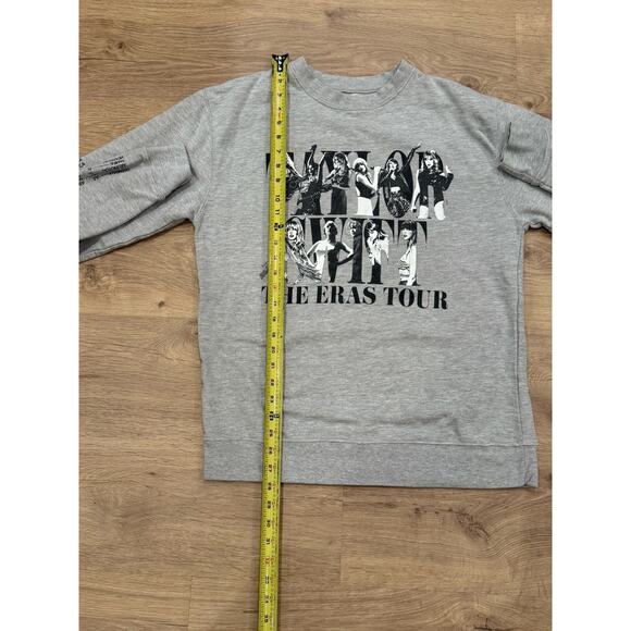 Taylor Swift The Eras Tour Official Pullover Sweatshirt Size Medium - Picture 7 of 8